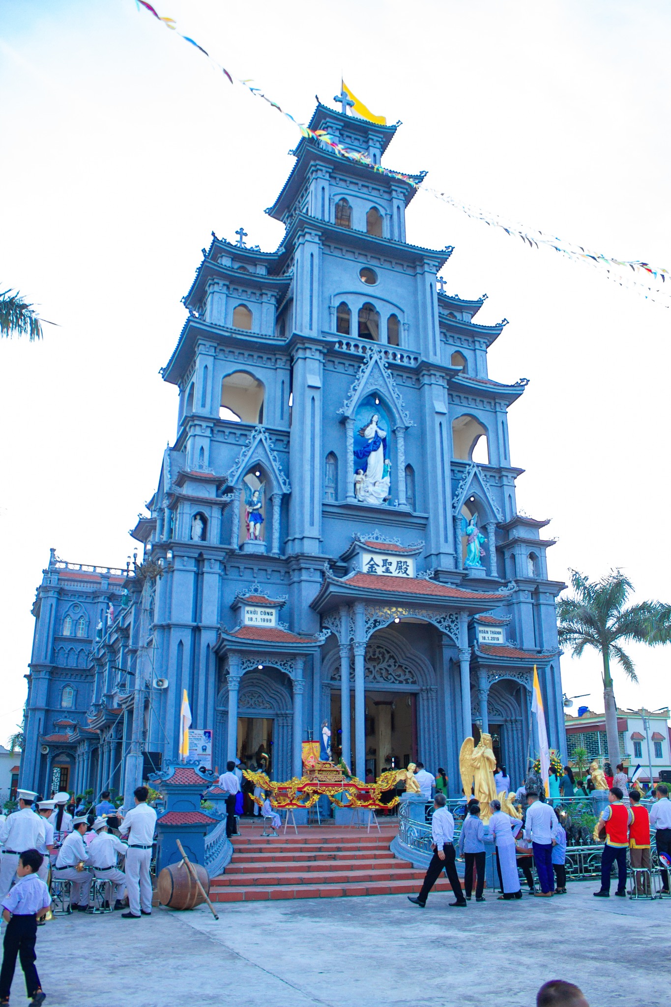 Đại hội giới trẻ giáo họ, các bạn trẻ vui chơi và sinh hoạt